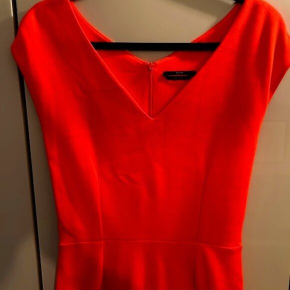 HUGO BOSS for Women Signature Orange colour fitted V-neck - Picture 1 of 4